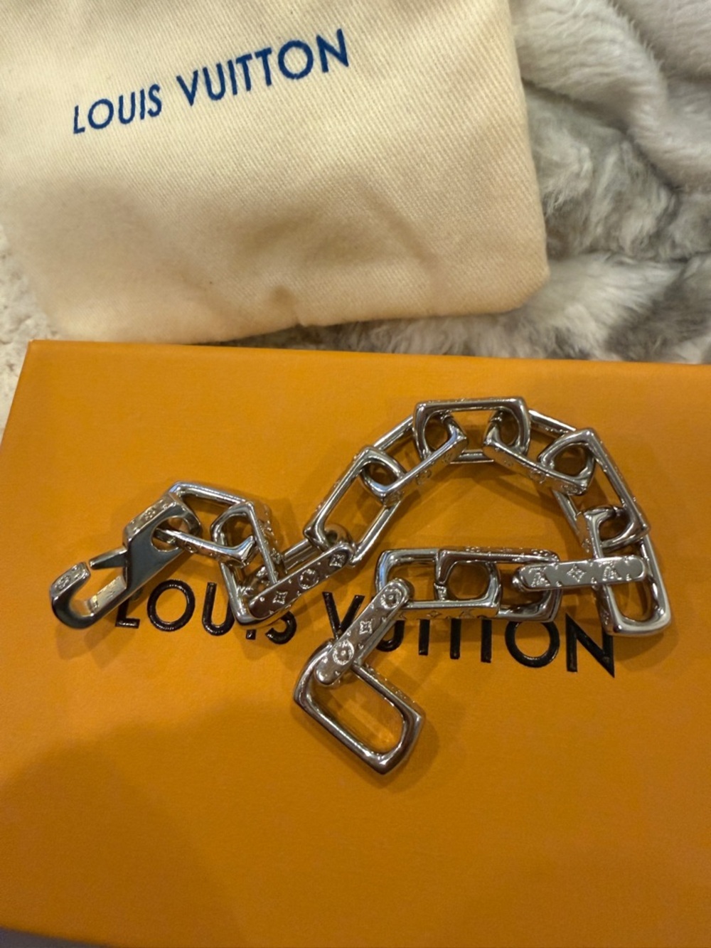 Louis Vuitton Silver-Tone Signature Link Bracelet - Picture 6 of 6